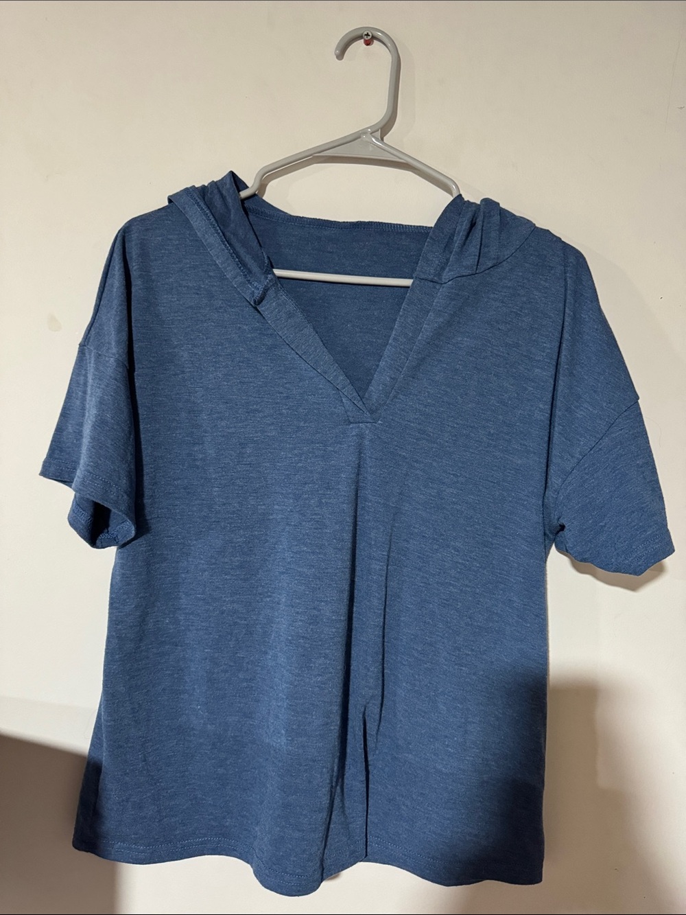 Women's Blue Short-Sleeve Hooded V-Neck Top